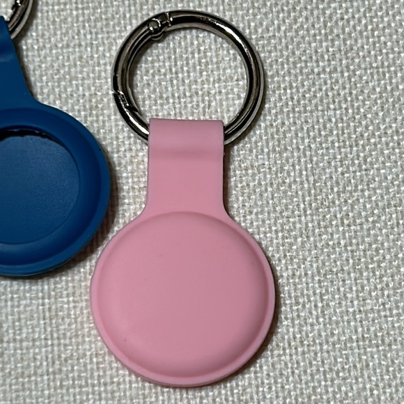 Air Tag Holder Case Silicone 2 Pieces Blue and Pink - Picture 3 of 6